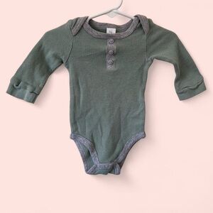 6-9 Months Baby Kiss Gender Neutral Long Sleeve Waffle Knit Henley Bodysuit